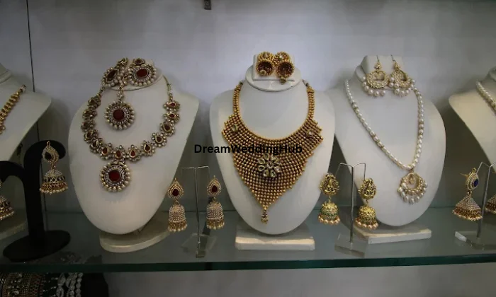 Pitti Jewels And Pearls